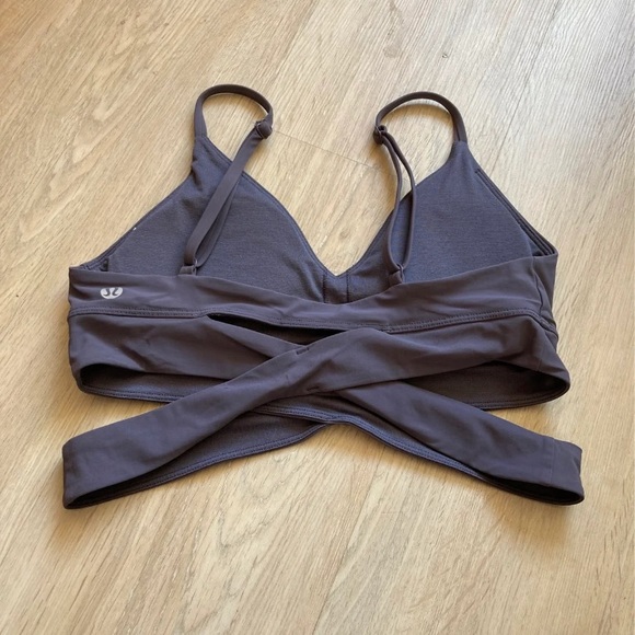 Lululemon still now bra 6 moonwalk - Picture 4 of 7